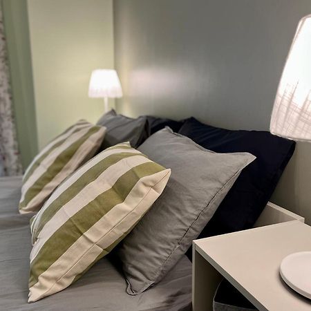 Cozy Vibes Like Home It Is Quiet Apartment With Three Bedrooms Riga Exteriör bild