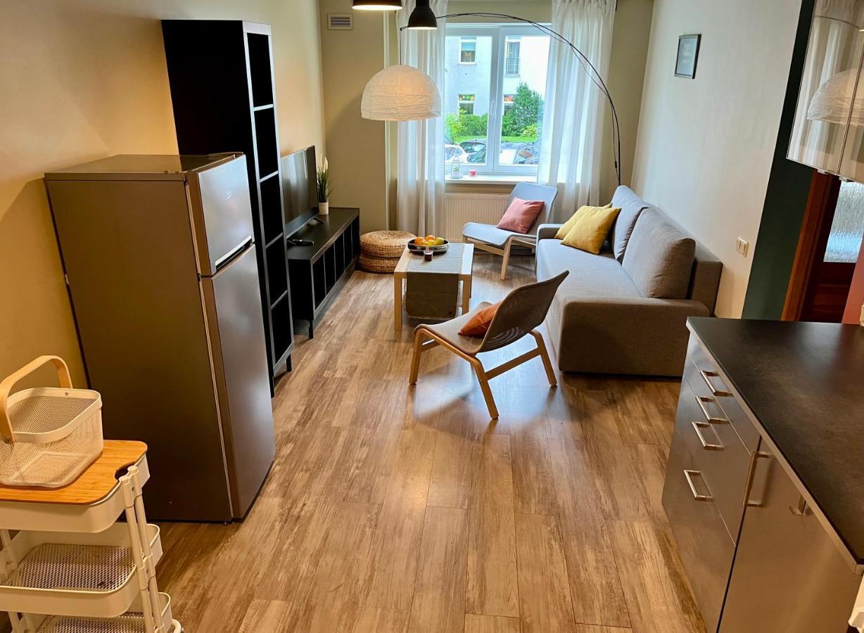 Cozy Vibes Like Home It Is Quiet Apartment With Three Bedrooms Riga Exteriör bild