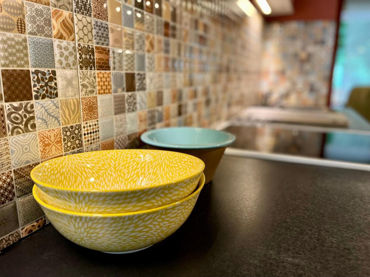 Cozy Vibes Like Home It Is Quiet Apartment With Three Bedrooms Riga Exteriör bild
