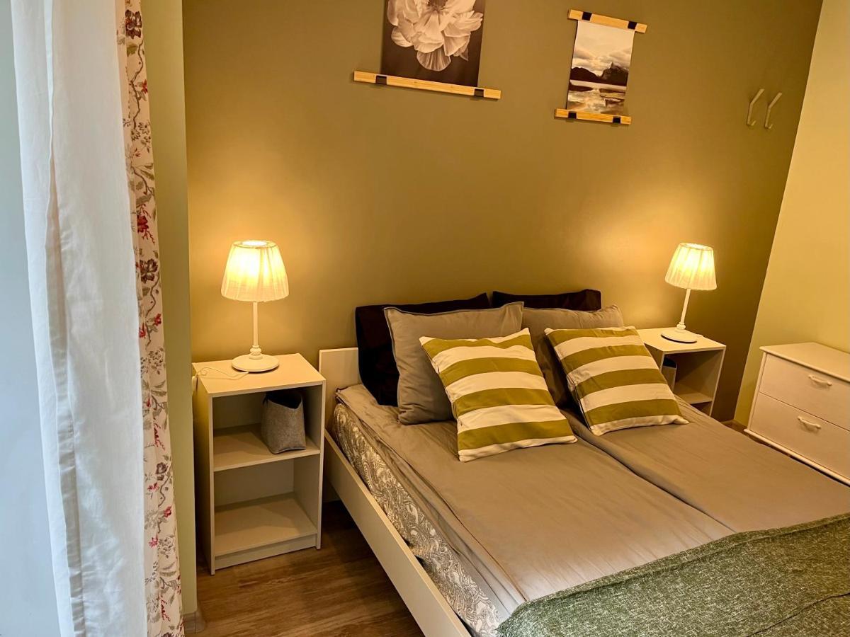 Cozy Vibes Like Home It Is Quiet Apartment With Three Bedrooms Riga Exteriör bild