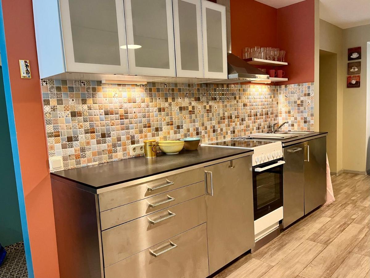 Cozy Vibes Like Home It Is Quiet Apartment With Three Bedrooms Riga Exteriör bild