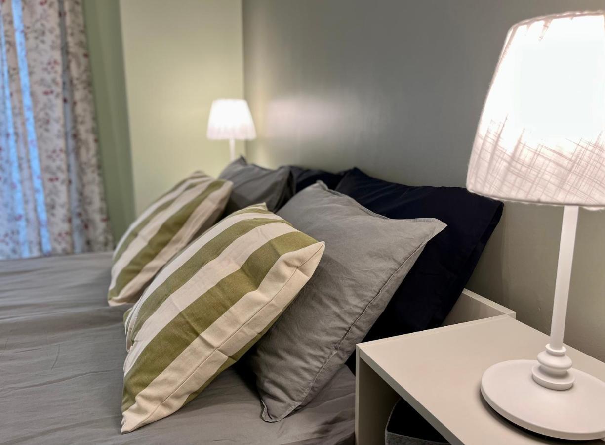 Cozy Vibes Like Home It Is Quiet Apartment With Three Bedrooms Riga Exteriör bild